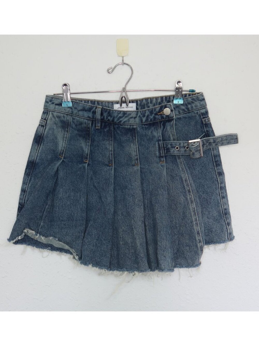 Urban Revivo Buckled Front Pleated Medium Wash Denim Mini Skort